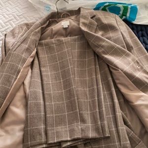A New Day suit. Brown plaid. Pants 8, jacket 12.
